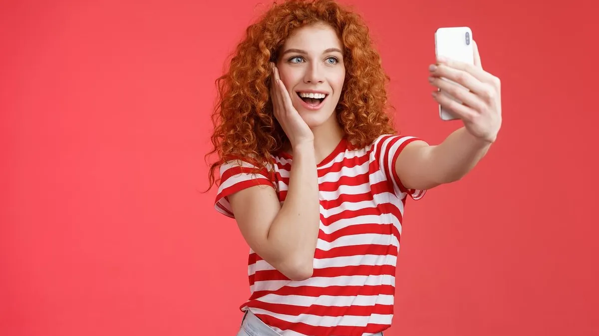 Illustrasi. Tips ambil foto yang fotogenic dengan hp iPhone