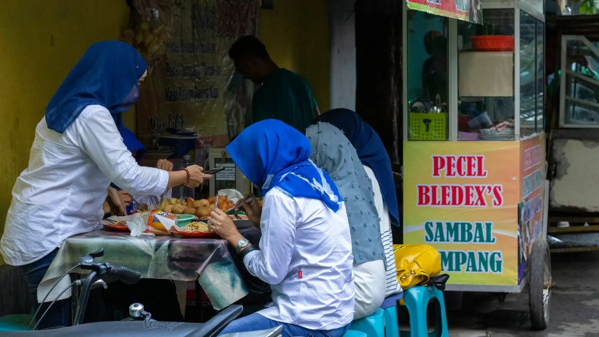 Ibu-ibu Bisa Coba 6 Usaha Kecil di Depan Rumah Sambil Mengurus Anak