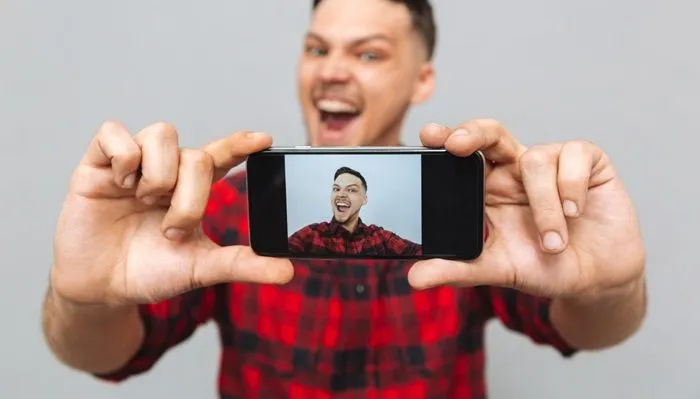 Kepribadian Berdasarkan Foto Profil Media Sosial, yang Pakai Filter Ternyata Merasa Kurang Ini