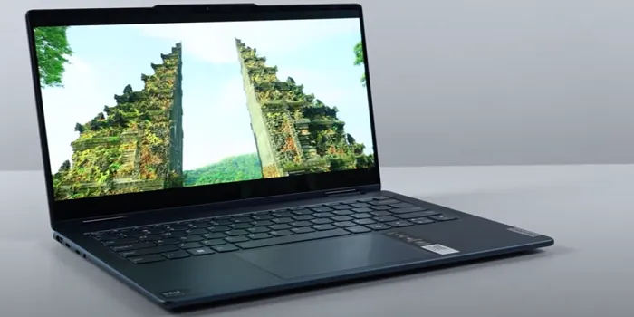 Lenovo Yoga 7i 2 in 1 Generasi 9 sangat multifungsi dan cocok untuk pekerja kreatif yang bisa bekerja di kantor atau di rumah.