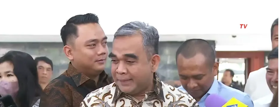 Sekjen Partai Gerindra, Ahmad Muzani, membuat pantun dan mengindikasikan Ridwan Kamil atau RK maju ke Pilgub Jakarta.