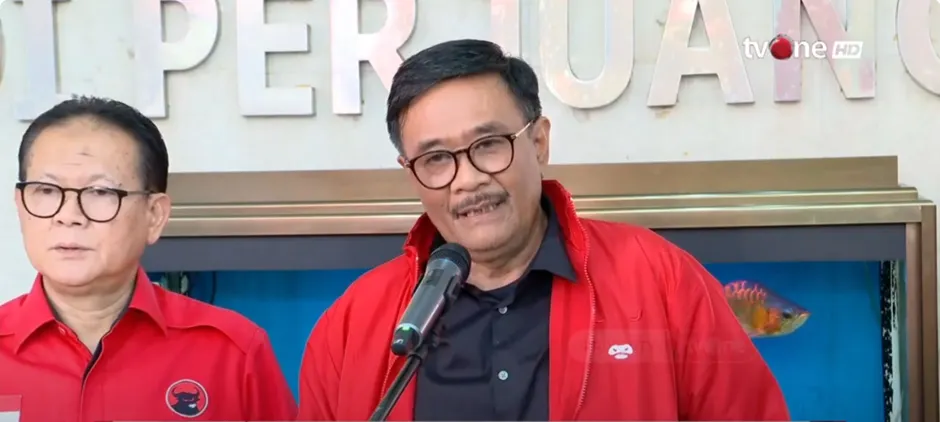 sebagai kader partai PDIP, pencopotan Yasonna Laoly dari posisinya sebagai menteri Hukum dan HAM membuat PDIP bertanya-tanya.