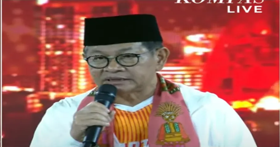 Setelah Ridwan Kamil memberikan jawaban, Pramono Anung menanggapi kalau ia akan menurunkan syarat batas pendidikan untuk melamar kerja.