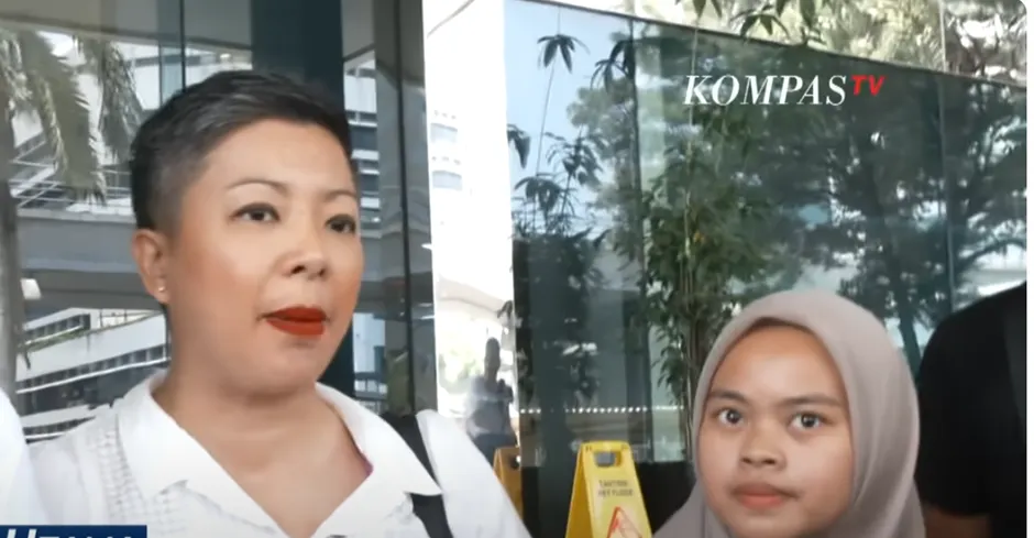 Juru bicara Kaesang Pangarep, Francine Widjojo, menjelaskan bahwa Kaesang menaiki jet pribadi milik temannya.