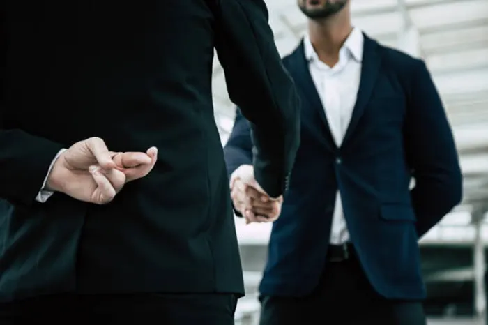 4 Tips Supaya Kamu Tidak Mudah Dibohongi, Salah Satunya Gunakan Teknik Mirroring