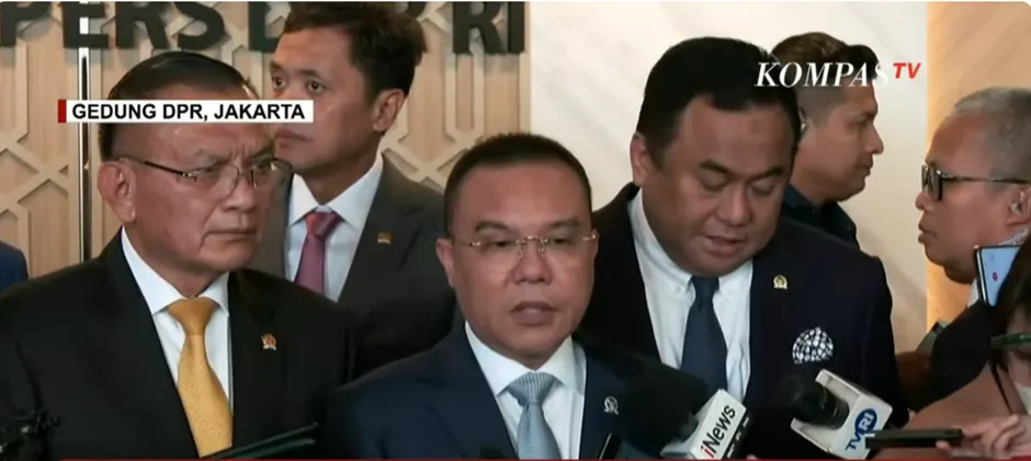 Seharusnya pada hari ini DPR berencana untuk melakukan pengesahan revisi UU pilkada yang telah dirapatkan.