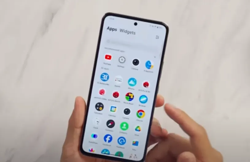 Vivo baru saja merilis ponsel (HP) terbarunya, yaitu V40 Lite. Ponsel ini hadir dalam dua varian jaringan, yakni 4G dan 5G.