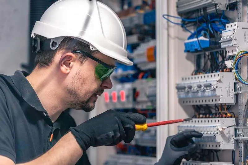 Jurusan kuliah Teknik Elektro adalah prodi paling tepat bagi calon mahasiswa yang ingin berkontribusi menciptakan masa depan berteknologi.