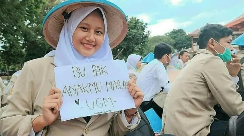 Dalam melakukan pemeringkatan terhadap suatu lembaga pendidikan atau universitas, Webometrics menggunakan empat indikator utama.