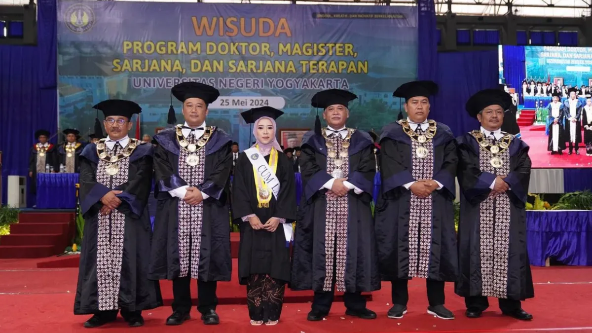 Universitas Negeri Yogyakarta menggelar Upacara Wisuda Periode IV Tahun Akademik 2023/2024.