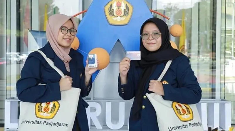 Diinformasikan 20 daftar universitas terbaik untuk wilayah Jawa Barat yang sudah mendapatkan akreditasi Baik Sekali hingga Unggul.