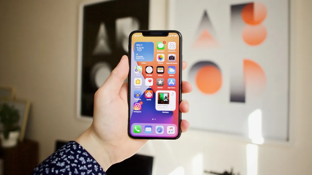 Ilustrasi agar iPhone tidak mudah terkena jamur.