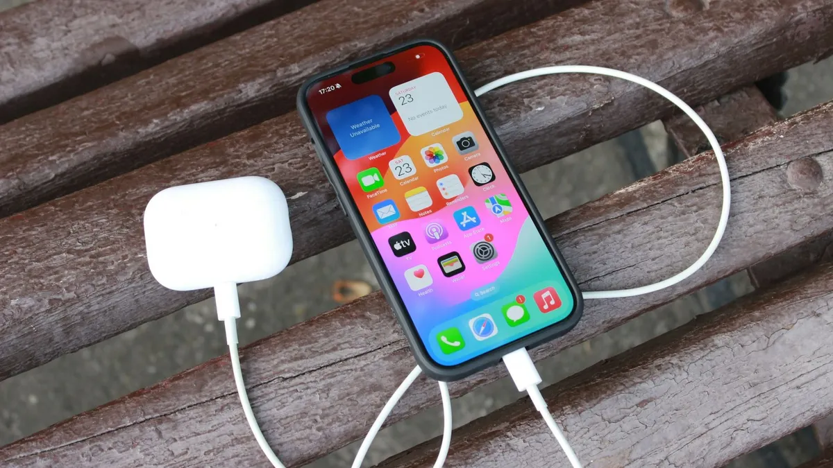 Ilustrasi iPhone iOS 18