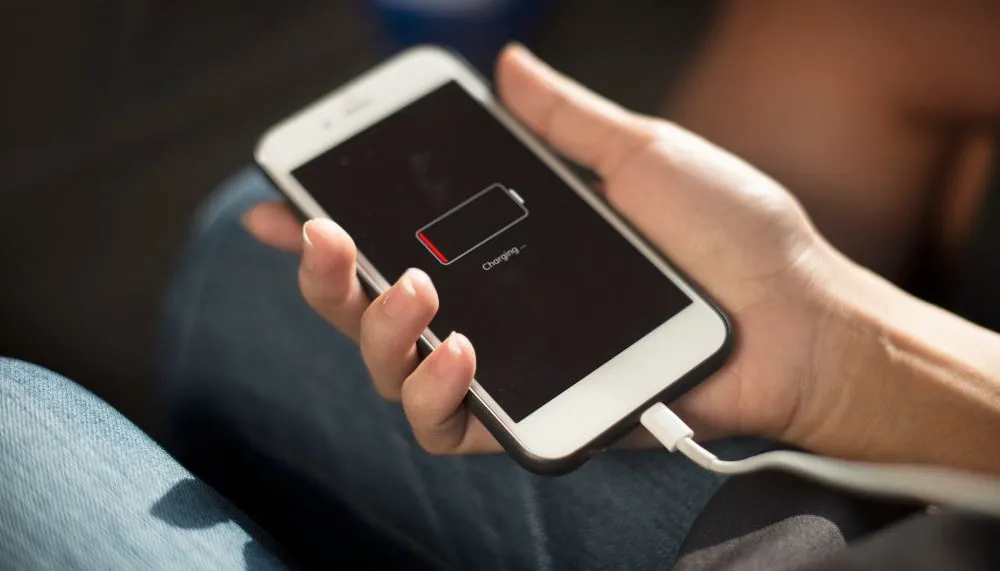 Ilustrasi Baterai iPhone