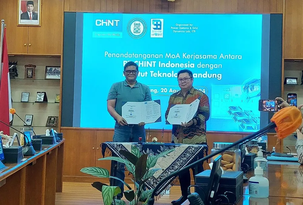 PT CHINT Indonesia dan Laboratorium Sistem Tenaga Listrik STEI ITB menjalin kerja sama kemitraan melalui pemberian seperangkat peralatan DVR.