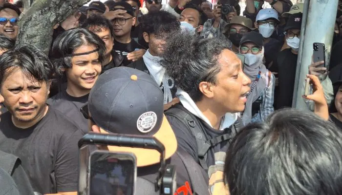 Sejumlah Komika hingga Sutradara Joko Anwar Turun ke Jalan Tolak Revisi UU Pilkada