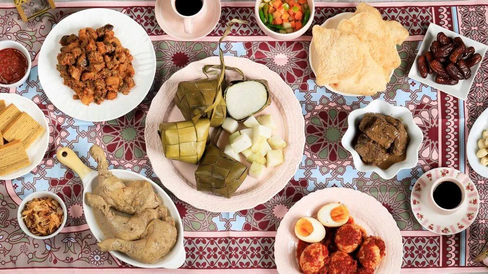 Ilustrasi hidangan makanan saat Lebaran