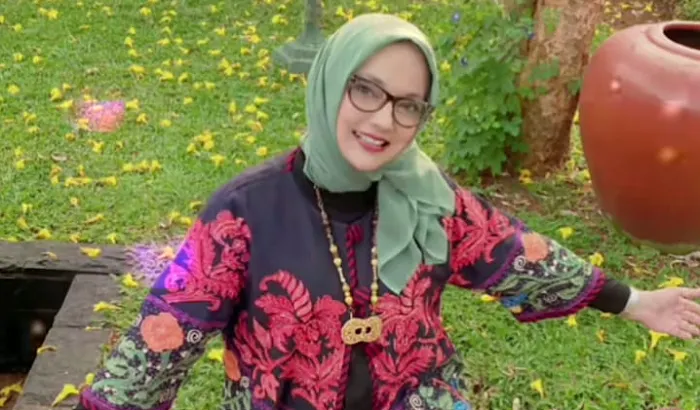 Artis sekaligus politisi Marissa Haque Meninggal Dunia di usia 61 tahun.*