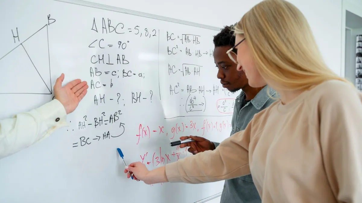 6 Jurusan Kuliah Bagi Kamu yang Suka Menghitung, Gak Cuma Matematika Loh!