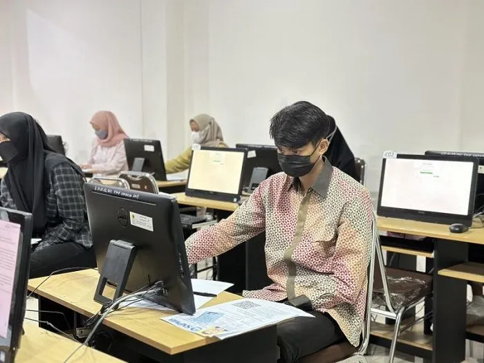 Universitas Gadjah Mada (UGM) membuka lebar pintunya untuk 10.372 calon mahasiswa baru di Tahun Akademik 2024/2025.