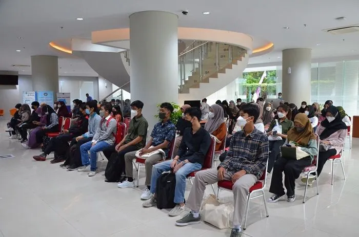 Peraturan ini wajib dipatuhi oleh semua peserta perempuan untuk dapat mengikuti UTBK SNBT 2024 yang akan datang.