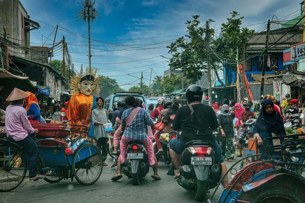 Berdasarkan proyeksi penduduk Indonesia 2020–2035 yang dirilis BPS, jumlah penduduk Jakarta pada tahun 2024 mencapai sekitar 10,68 juta jiwa.