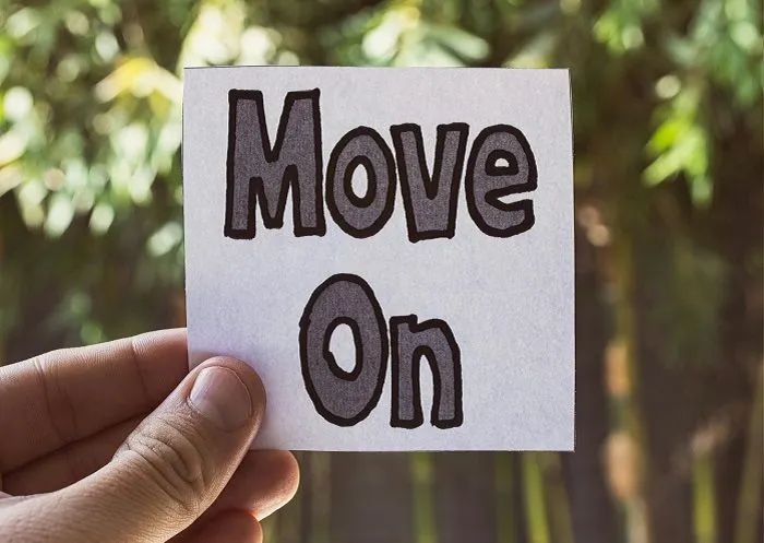 Terkadang cara dipilih untuk move on merupakan cara yang salah sehingga proses tersebut berujung gagal.