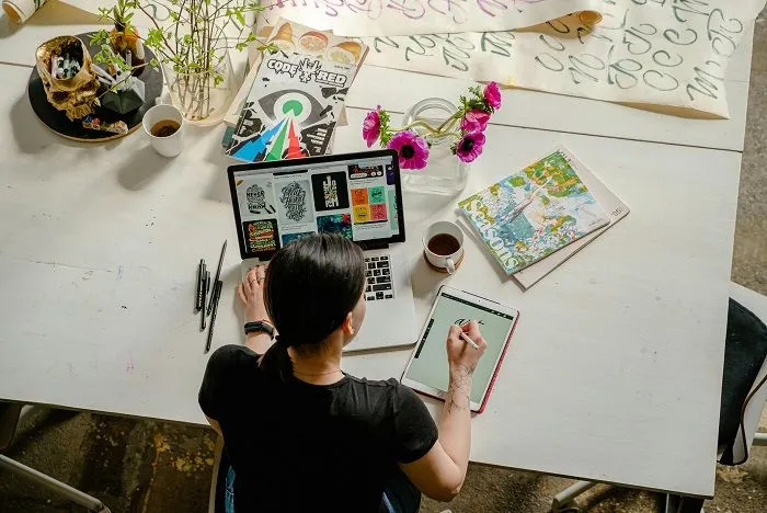 Ilustrasi 7 ide usaha jitu di era digital tanpa modal