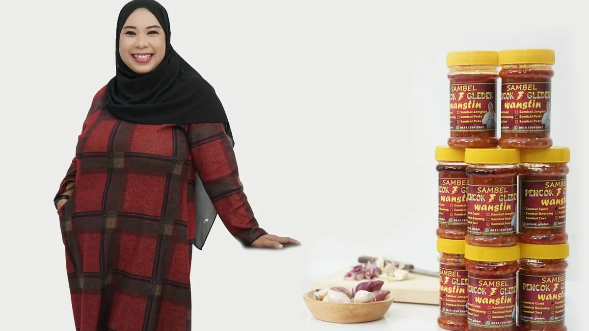 Sri Agustin, pemilik merek sambel Wanstin yang dipuji Presiden Jokowi saat menyapa 3.000 nasabah PNM Mekaar di Tangerang Selatan, Senin (19/2).