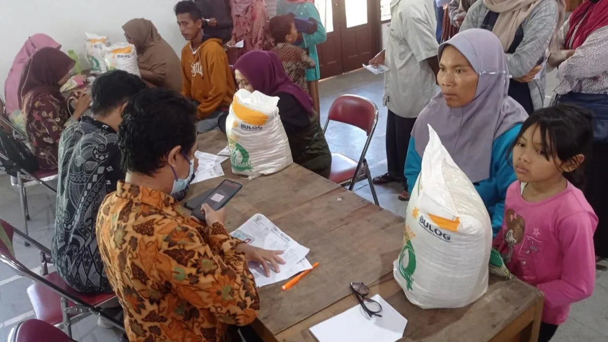 Bansos MRP Cadangan Beras Pemerintah 10 kg tahap 8 periode salur September-Oktober mulai disalurkan kembali.