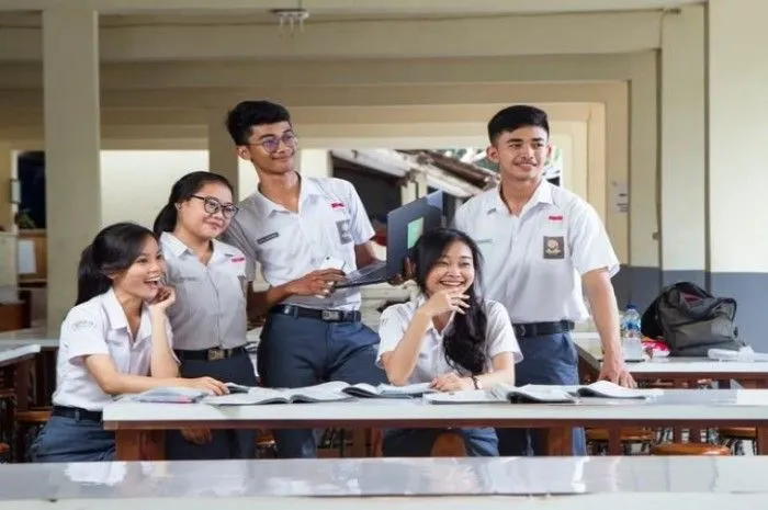 Prestasi lain, baik akademik maupun non-akademik di tingkat nasional, provinsi, dan kabupaten/kota, juga menjadi pertimbangan.