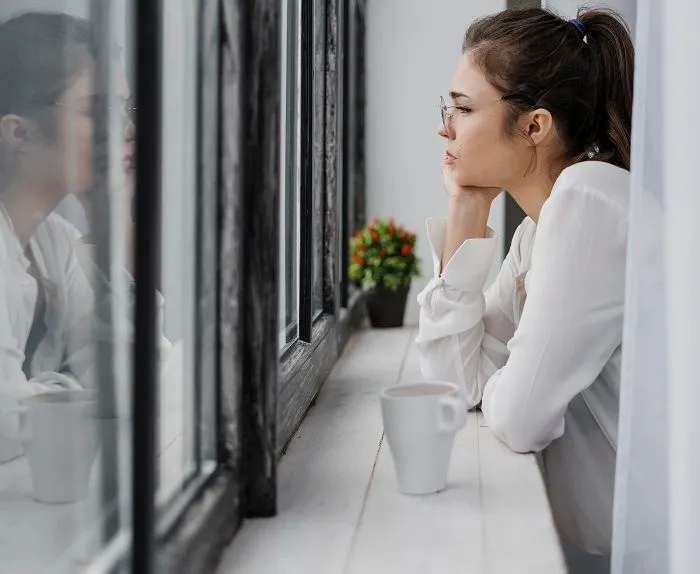 Ilustrasi seorang introvert sedang jatuh cinta