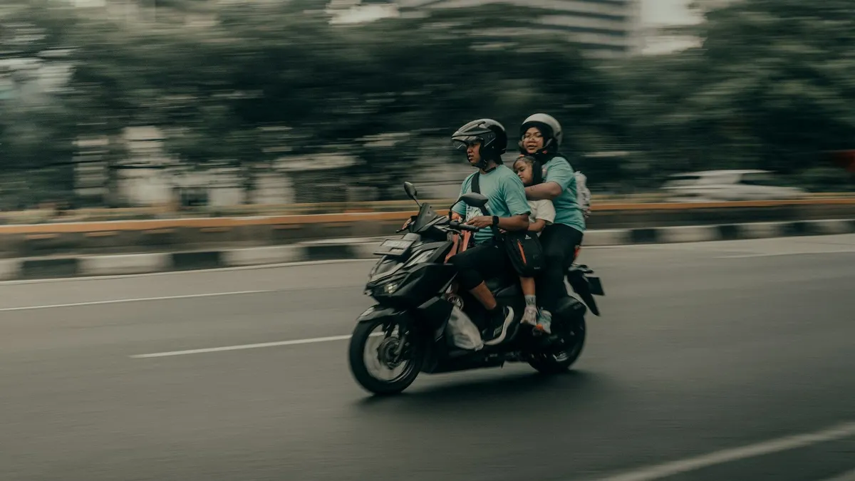 Laporan Indeks Kebahagiaan Provinsi DKI Jakarta 2021, masyarakat Jakarta dievaluasi berdasarkan beberapa dimensi