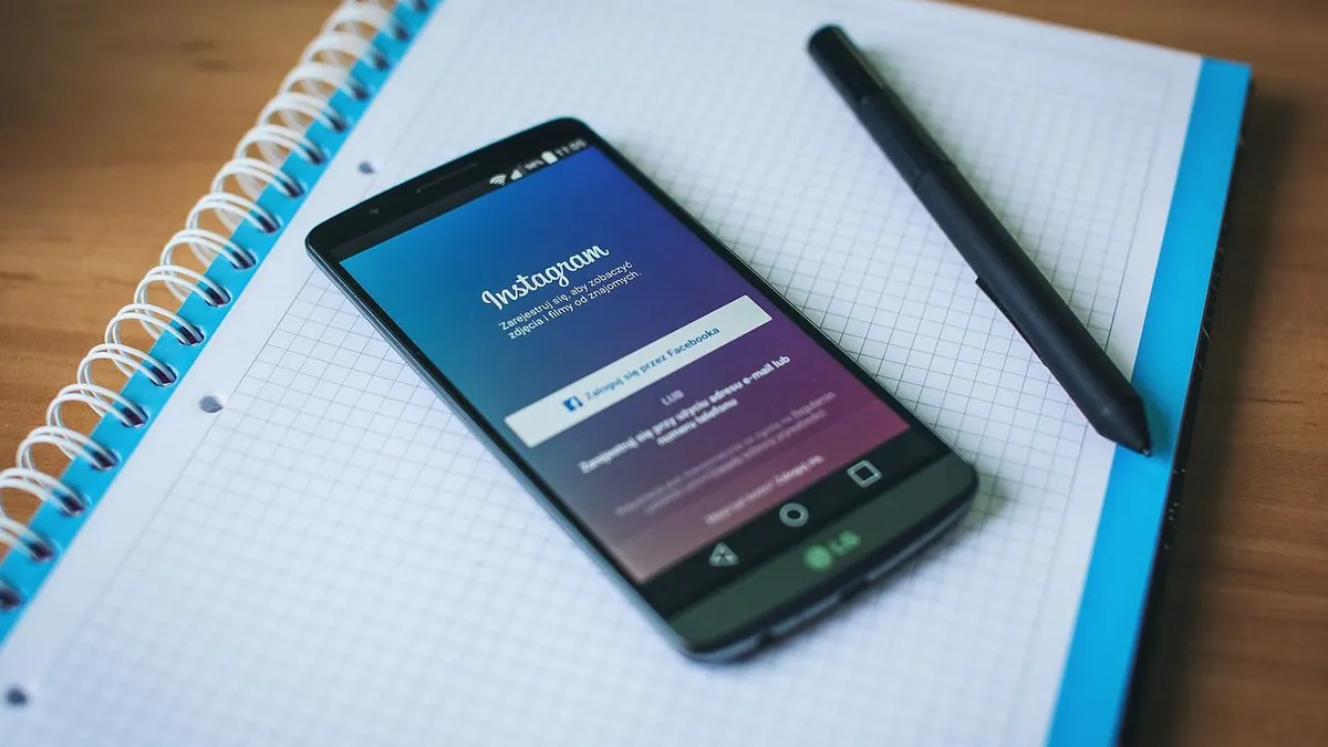Psikologi di Balik Postingan Instagram Seseorang