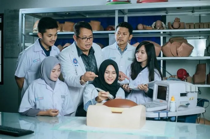 Ilustrasi jurusan kuliah tersulit di Indonesia