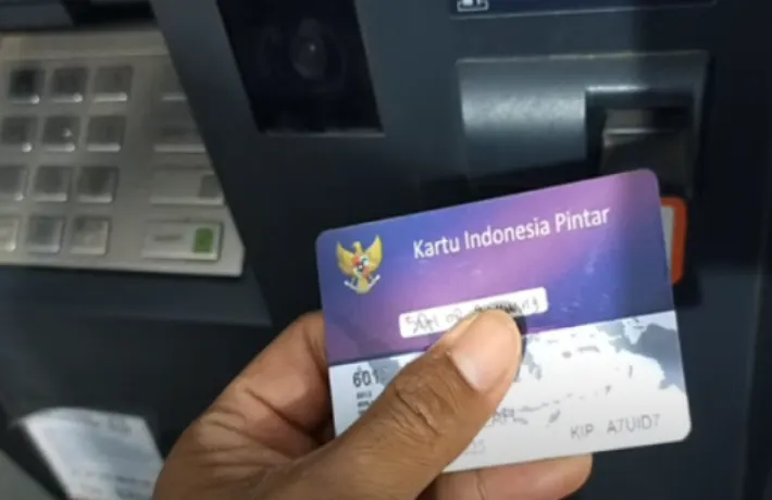 Kemendikbudristek telah mengeluarkan surat resmi terkait instruksi pencairan bantuan sosial berupa tunai. Bantuan sosial berbentuk tunai yang dimaksud adalah Program Indonesia Pintar (PIP).