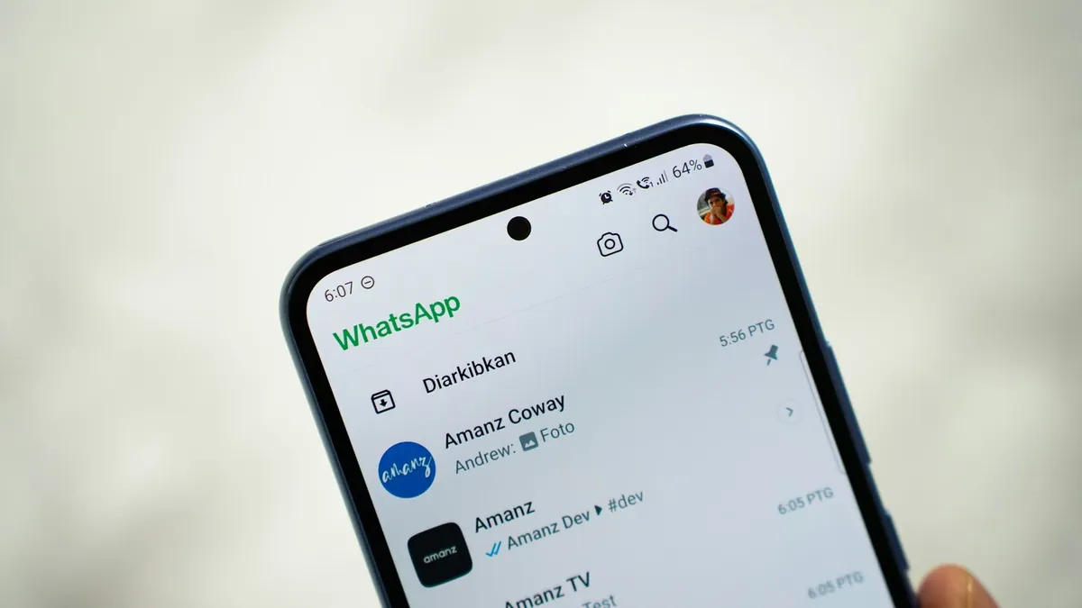 Ilustrasi cara menyembunyikan obrolan WhatsApp atau WA di android