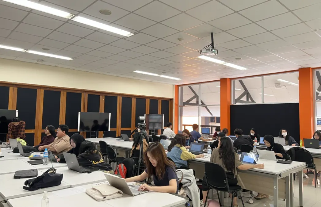 Kelas Studio Arsitektur Binus University.