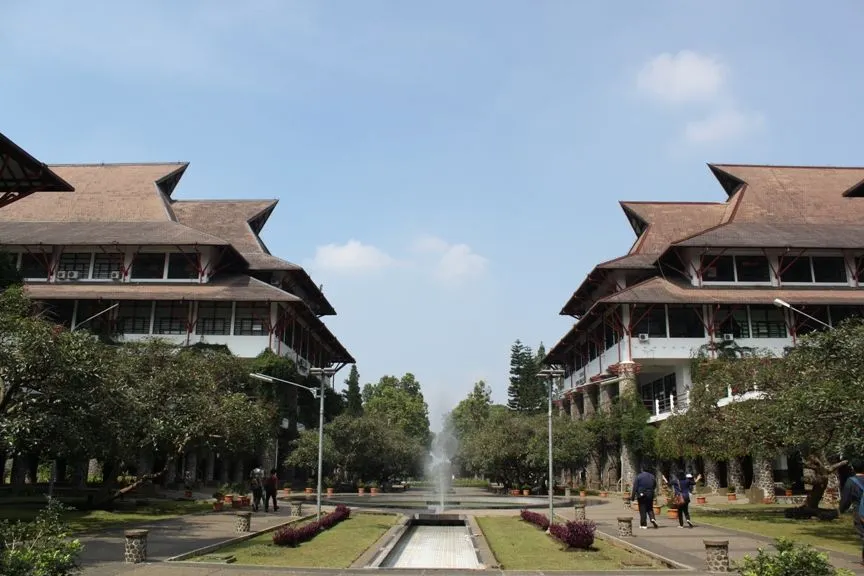 Prediksi Rata-rata Nilai Rapor untuk Lulus SNBP ITB 2024: Periksa Program Studi Impian dan Persiapkan Diri Kamu dari Sekarang