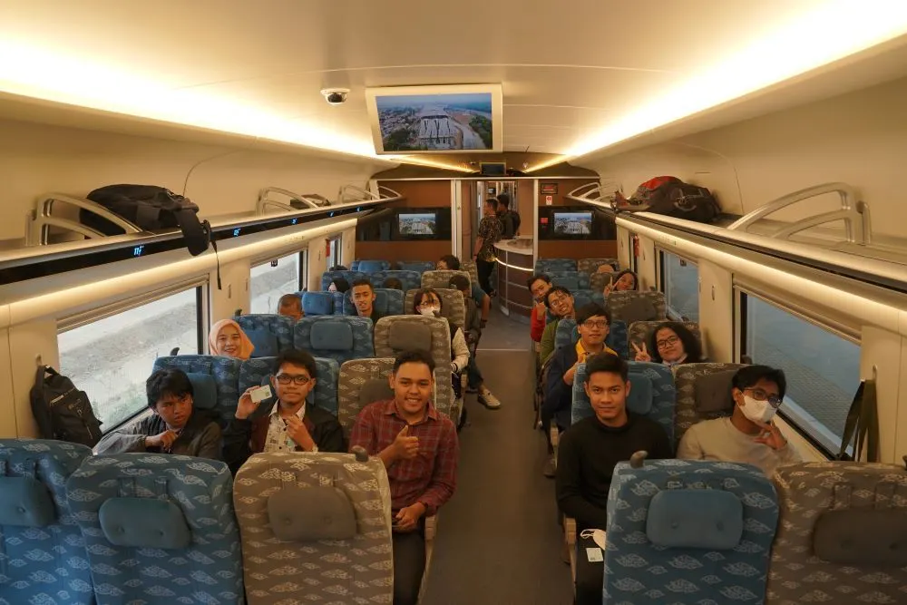 PT Kereta Api Indonesia (KAI) memberikan fasilitas berupa pengurangan harga tiket kereta api pada 2024.