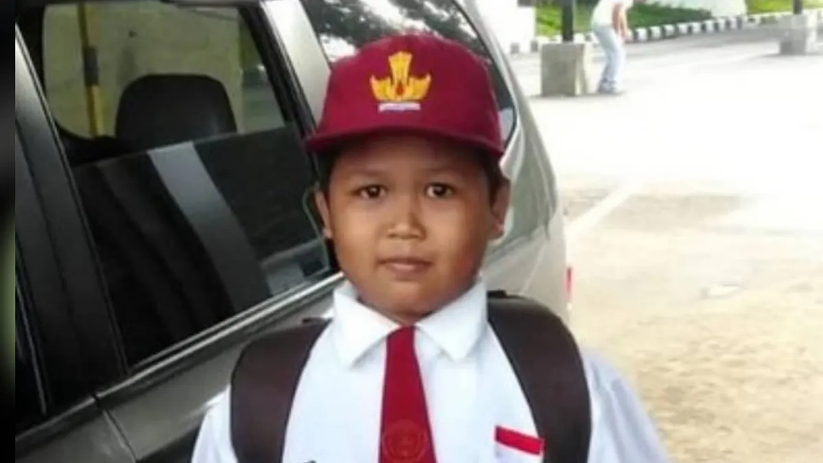 Nursaka dulu sempat viral lantaran perjuangannya saat sekolah di mana dirinya harus melintasi dua negara yakni Indonesia dan Malaysia.
