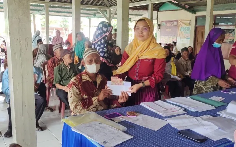 Muncul pertanyaan dari para KPM yang menggunakan Bank Mandiri dan BSI, kapan mereka akan mendapatkan pencairan? Jawabannya sudah ada.
