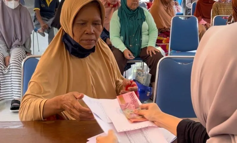 Bansos BPNT periode salur Januari-Maret dan BLT Mitigasi Risiko Pangan MRP cair bulan Maret 2024 di PT Pos Indonesia dan KKS.