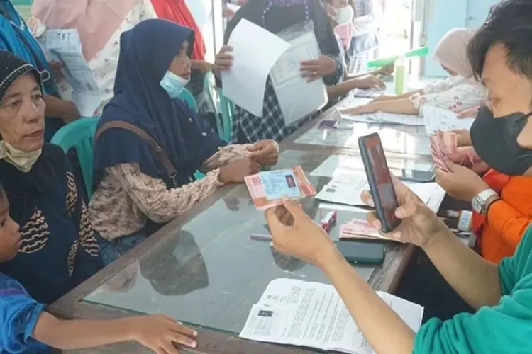BLT Mitigasi Risiko Pangan merupakan bantuan yang diberikan oleh pemerintah sebagai pengganti BLT El Nino.