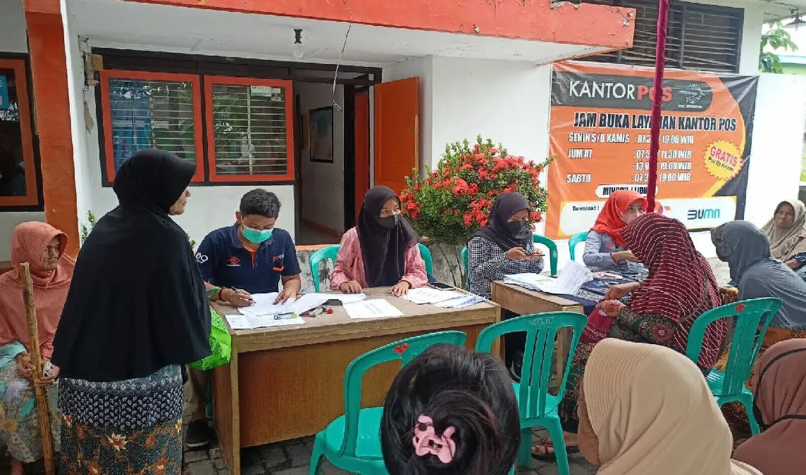 Program bantuan PKH dan BPNT tahap 1 tahun 2024 akhirnya sudah dicairkan secara bertahap melalui PT Pos Indonesia mulai hari Rabu, 7 Februari 2024.