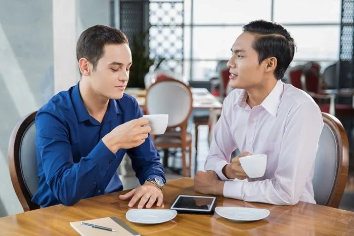 5 Tanda Orang yang Risih Ngobrol dengan Kamu, Perhatikan!