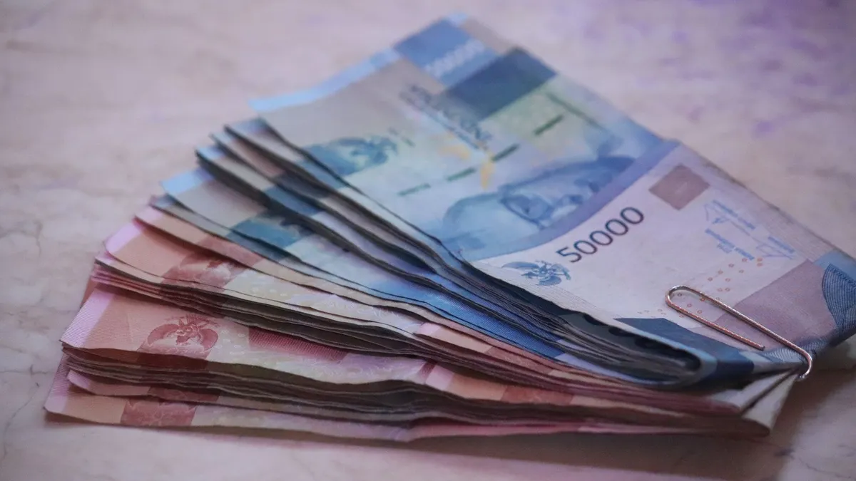 Salah satu bantuan sosial atau bansos yang cair ini adalah PKH. PKH atau Program Keluarga Harapan adalah program dari Kementerian Sosial.