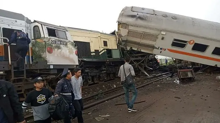 5 Fakta Kecelakaan Kereta Api Adu Banteng KA Turangga vs KRD Bandung Raya di Cicalengka