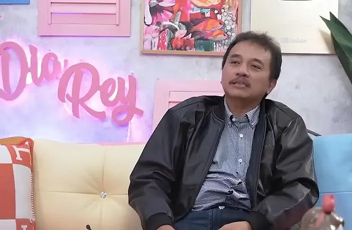 Roy Suryo Soal Gibran Gunakan 3 Mic: Kenapa Gak 10 Sekalian?