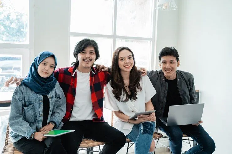 Ilustrasi lulusan kuliah gaji tinggi (freepik) 